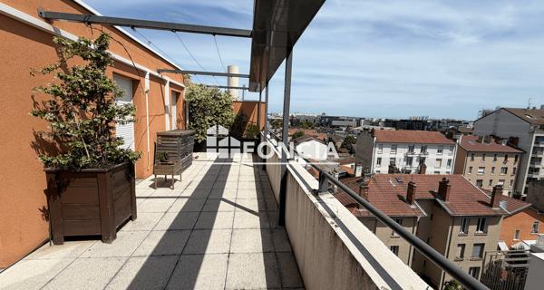 Location Appartement 5 pièces 96.85 m² - Villeurbanne 69100