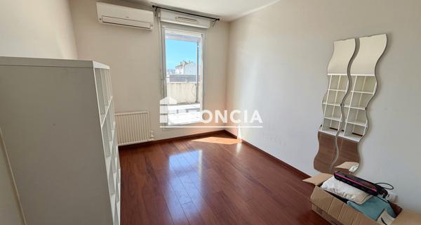 Location Appartement 5 pièces 96.85 m² - Villeurbanne 69100