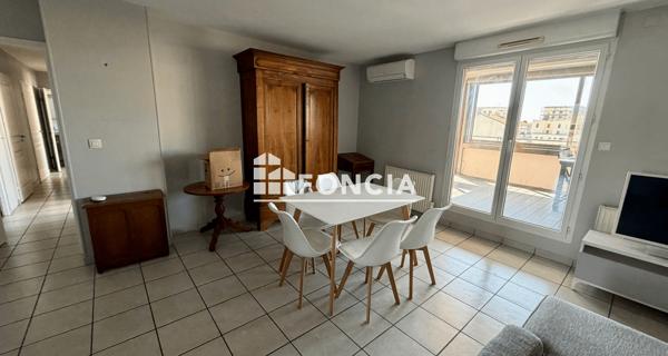 Location Appartement 5 pièces 96.85 m² - Villeurbanne 69100