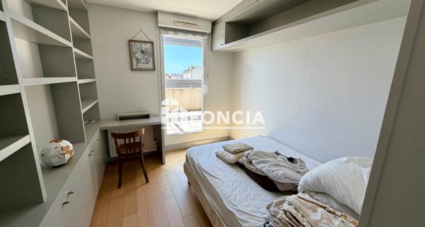 Location Appartement 5 pièces 96.85 m² - Villeurbanne 69100