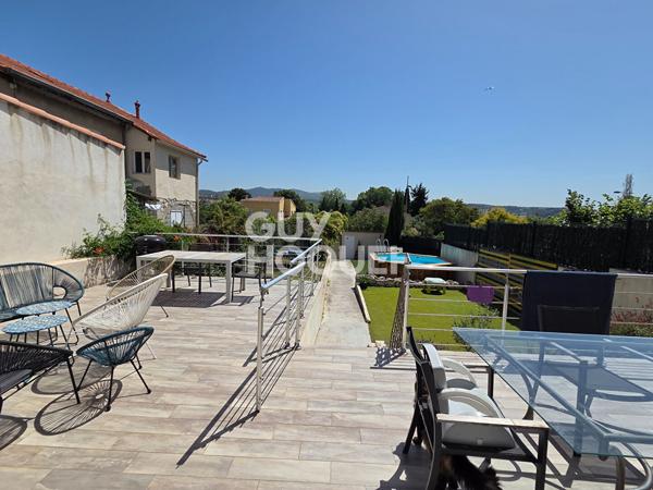 Marseille/Verduron , Bas de villa T3 de 77m² avec jardin, terrasse, piscine et garage