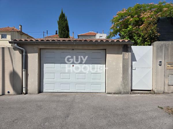 Marseille/Verduron , Bas de villa T3 de 77m² avec jardin, terrasse, piscine et garage
