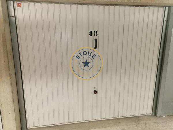 BOX DE PARKING - - PROCHE JARDIN DU MAIL - Disponible ...