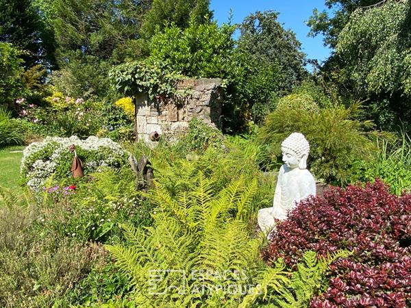 Propriété proche mer et golf intégrant un studio locatif