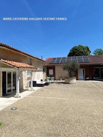 Ancienne ferme rénovée avec 2 gîtes sur 6 700 m² à Saint-Astier (24110)