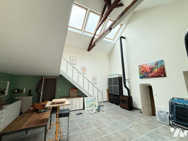 Maison ancienne rénovée avec dépendances et parc de 3800m²