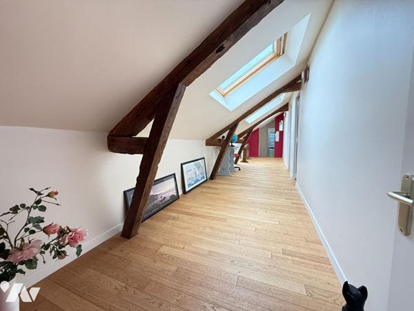 Maison ancienne rénovée avec dépendances et parc de 3800m²