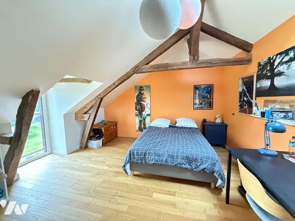 Maison ancienne rénovée avec dépendances et parc de 3800m²