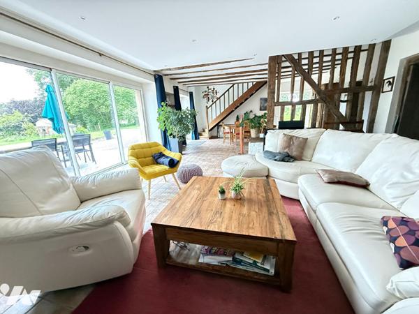 Maison ancienne rénovée avec dépendances et parc de 3800m²