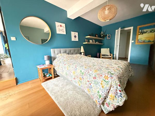 Maison ancienne rénovée avec dépendances et parc de 3800m²