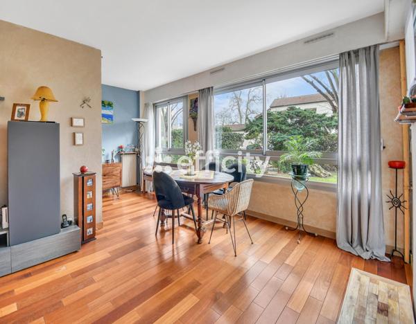 Appartement
         4 pièces
        - 90 m² 690 000 € *