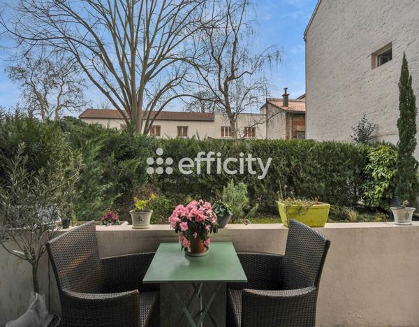 Appartement
         4 pièces
        - 90 m² 690 000 € *