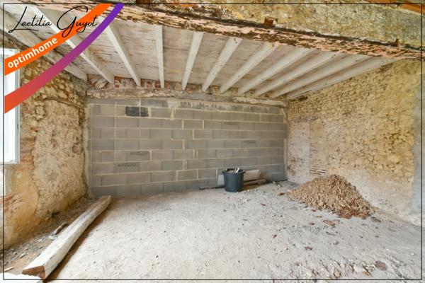 Maison à rénover avec atelier, grange et dépendances – Chemilly (03)