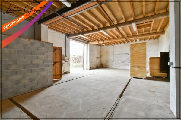 Maison à rénover avec atelier, grange et dépendances – Chemilly (03)