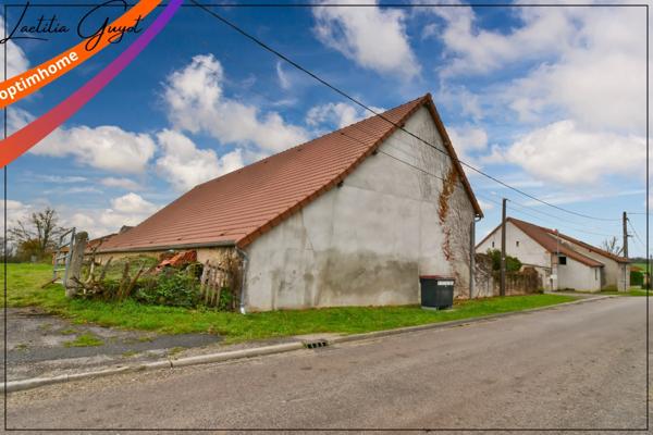 Maison à rénover avec atelier, grange et dépendances – Chemilly (03)