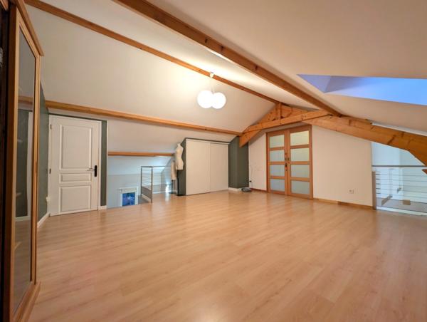 Maison à vendre 8 pièces COMMELLE VERNAY (42)