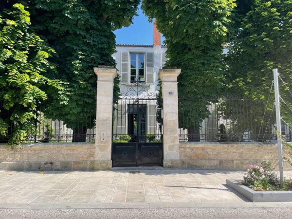 Vente Appartement La rochelle 795 000 € HAI - 93 m2 - 2 Chambres - Réf. VA2044-TERREETMER17_