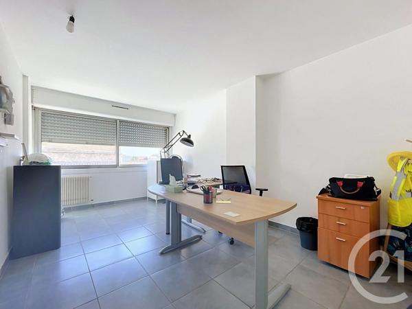 Appartement F4 à vendre  4 pièces - 92,75 m 2   BAGNOLS SUR CEZE  - 30