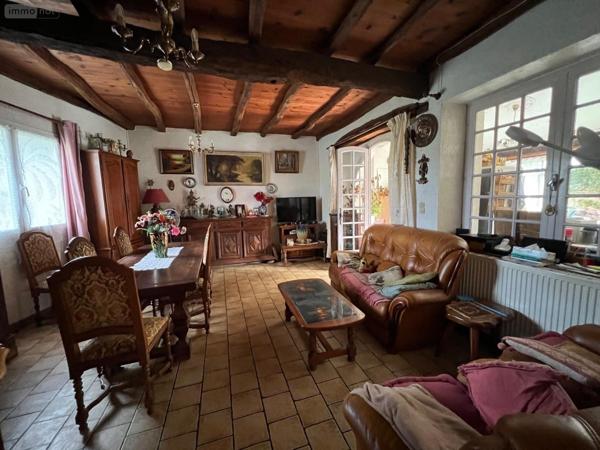 Maison à vendre à Montlieu-la-Garde en Charente-Maritime (17210), ref : 1864