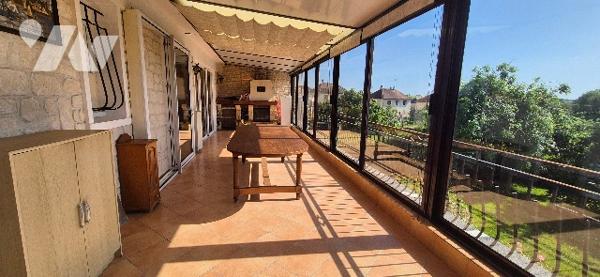 Pavillon dans le bourg de Cherreau 5 chambres