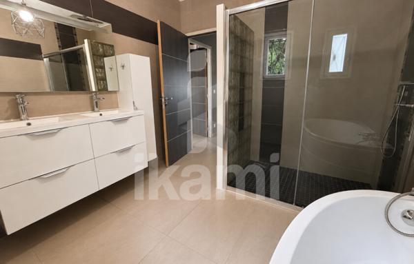 Maison de 201 m²