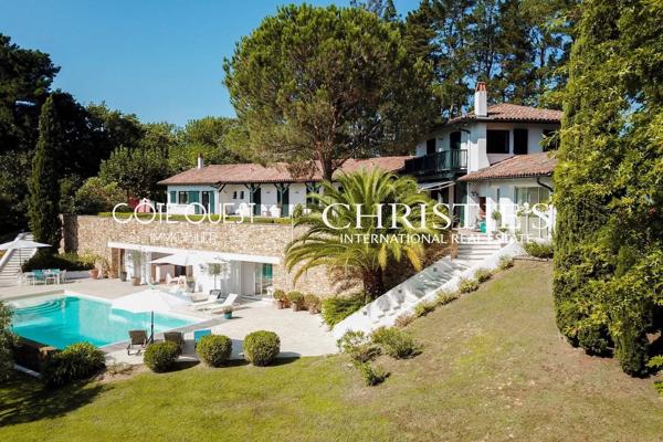 À vendre Urrugne - Propriété vue panoramique avec piscine