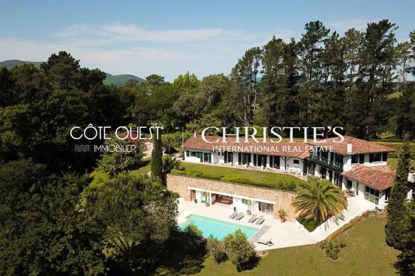 À vendre Urrugne - Propriété vue panoramique avec piscine