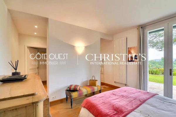 À vendre Urrugne - Propriété vue panoramique avec piscine