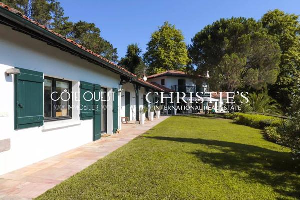 À vendre Urrugne - Propriété vue panoramique avec piscine