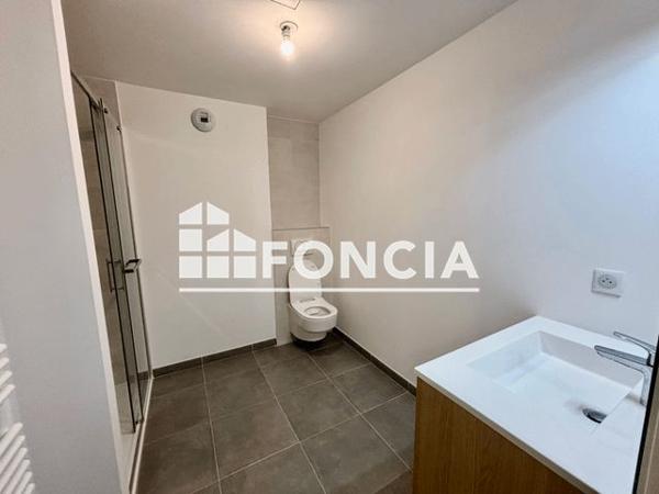 Location Studio 29.6 m² - 3 rue Saint-Charles Versailles 78000