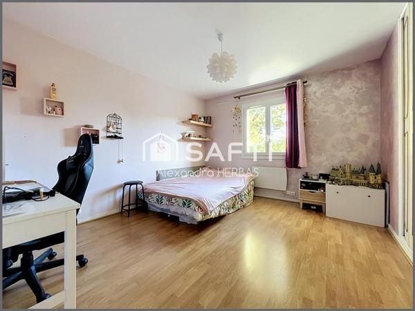 CESTAS – PROCHE BOURG – 4 CHAMBRES – PISCINE – FORT POTENTIEL