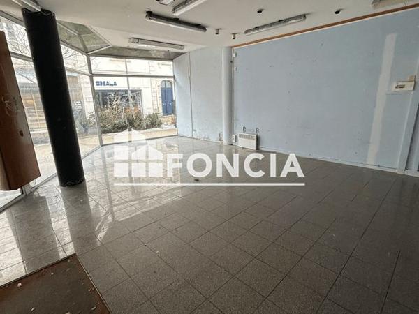 Location Local commercial 1 pièce 35.5 m² - La Roche Sur Yon 85000