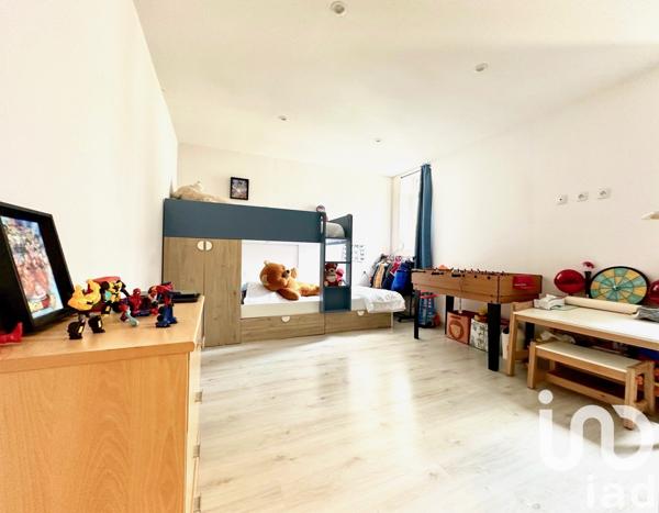 Maison de ville 7 pièces de 185 m² à Bédarrides (84370)