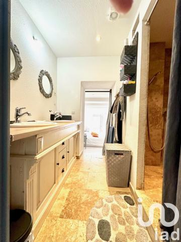 Maison de ville 7 pièces de 185 m² à Bédarrides (84370)