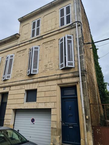 MAISON de Ville
