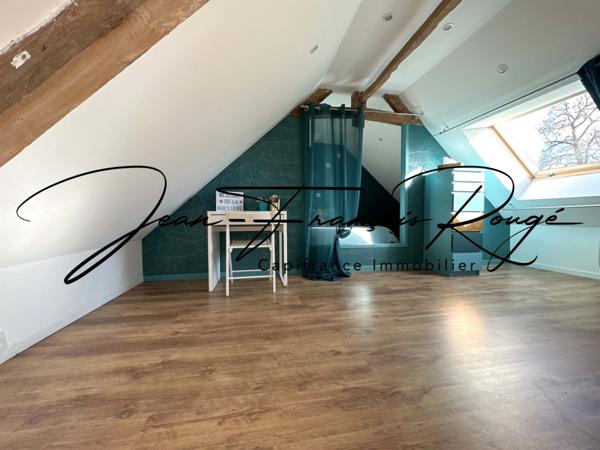 A trois kilomètres du centre de Tessy sur Vire, charmante maison en pierres rénovée d'une surface de 175 m² !!!