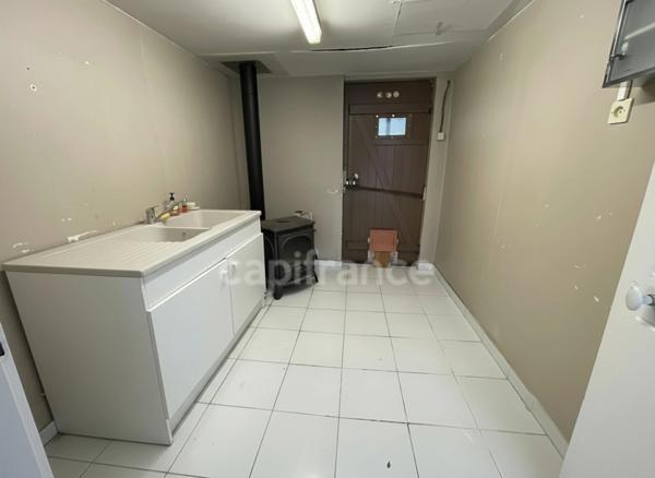 MAISON 3 A 4 CHAMBRES ET JARDIN