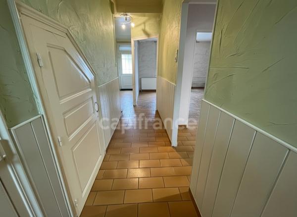 MAISON 3 A 4 CHAMBRES ET JARDIN