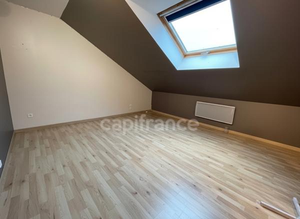 MAISON 3 A 4 CHAMBRES ET JARDIN