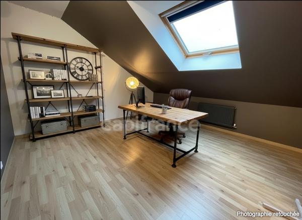 MAISON 3 A 4 CHAMBRES ET JARDIN