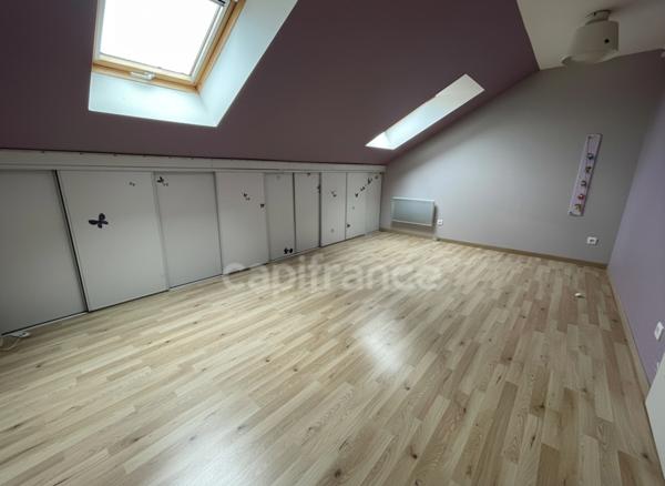 MAISON 3 A 4 CHAMBRES ET JARDIN