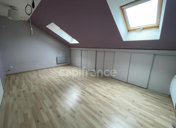 MAISON 3 A 4 CHAMBRES ET JARDIN