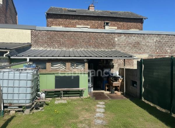 MAISON 3 A 4 CHAMBRES ET JARDIN