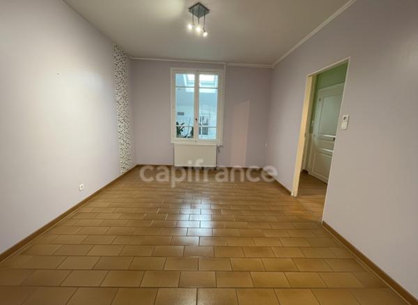 MAISON 3 A 4 CHAMBRES ET JARDIN