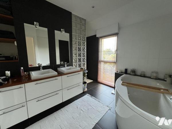 Maison 240m² - 5 chambres - salle de jeux - piscine