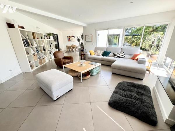 Maison 240m² - 5 chambres - salle de jeux - piscine