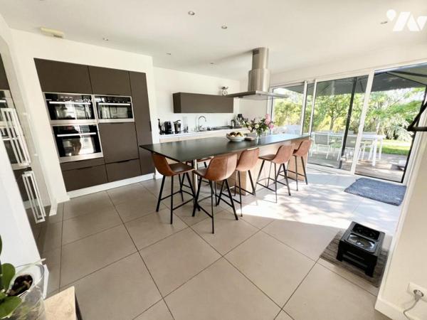 Maison 240m² - 5 chambres - salle de jeux - piscine