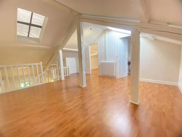 03200 VICHY APPARTEMENT DUPLEX 5 PIÈCES AVEC CAVE COEUR DE VILLE.