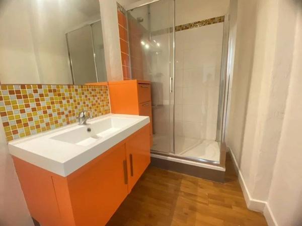 03200 VICHY APPARTEMENT DUPLEX 5 PIÈCES AVEC CAVE COEUR DE VILLE.