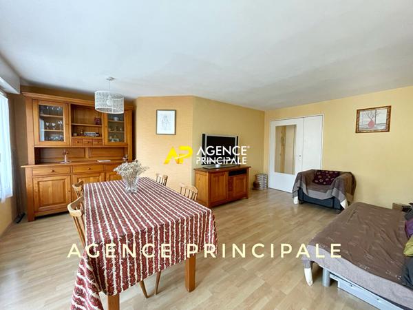 ARGENTEUIL, 5 minutes à pied de la gare du centre ville, Appartement de 4 pièces 3 chambres avec balcon et 2 places de parkings . €275 000 ** - Référence 4492